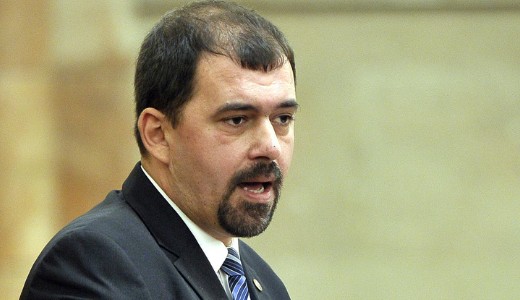 Sz�vay tagadja, hogy meg�t�tt volna egy zsid� n�t