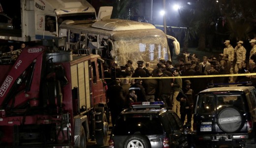 Bombat�mad�s a vil�g egyik legn�pszer�bb �d�l�hely�n, hal�los �ldozatok is vannak 