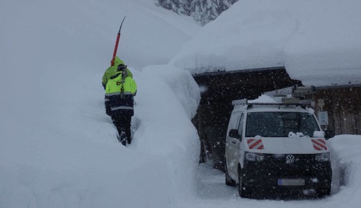 Ausztria: 5-�s lavinavesz�ly �s elz�rt telep�l�sek