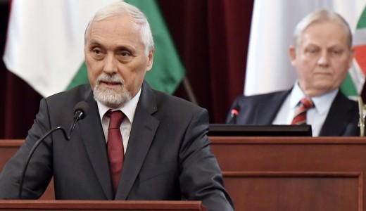 Botr�nyok ut�n t�vozik a BKK-vez�r 