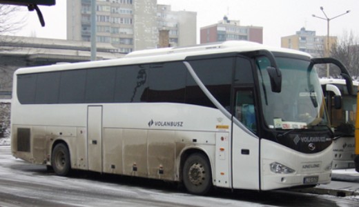 Nem engedett felsz�llni egy elesett, megs�r�lt gyereket a m�nuszban egy buszsof�r, mert s�ros volt a ruh�ja