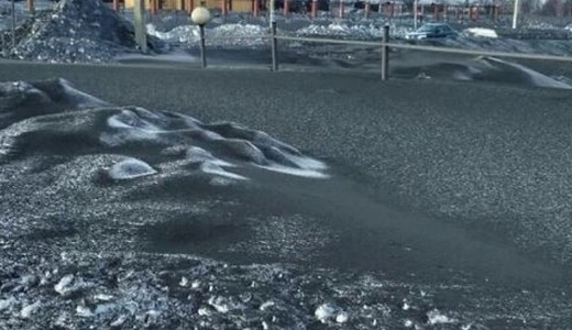 Elk�peszt�! Fekete h� esett Szib�ri�ban  - video