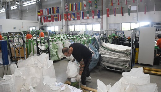 T�bb sz�z embert k�ldenek el a Magyar Post�t�l