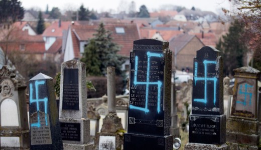 D�bbenetes, elfogadhatatlan dolog t�rt�nt a zsid� temet�ben 