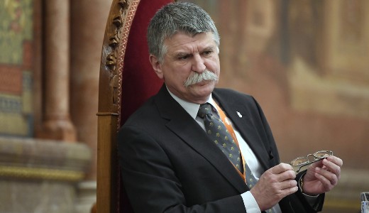 K�v�r L�szl�: Sorosist�k, bev�ndorl�sp�rtiak, globalist�k, f�deralist�k