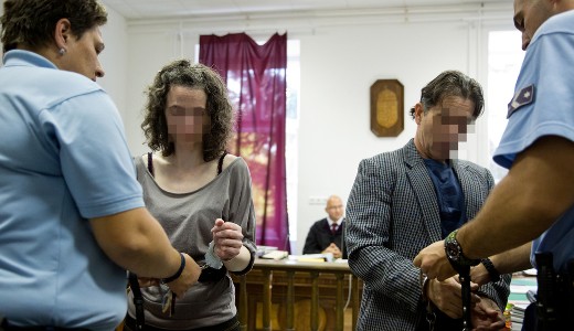 18 �s 15 �v fegyh�zb�ntet�sre �t�lt�k a gy�ngy�si kisl�nyt hal�lra �heztet� sz�l�ket