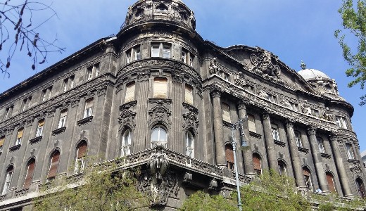 �llami bankt�l kapott gigahitelt Tiborcz az Adria-palota fel�j�t�s�hoz