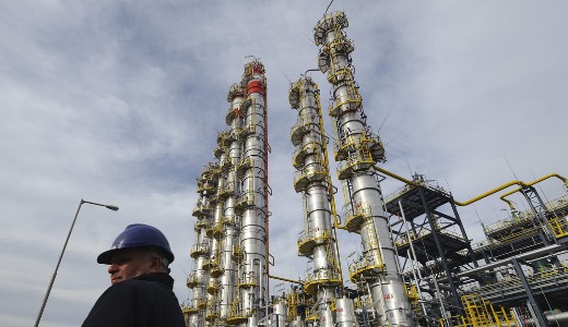 K�lf�ldi vend�gmunk�sokkal �p�tteti fel tisza�jv�rosi gy�r�t a Mol