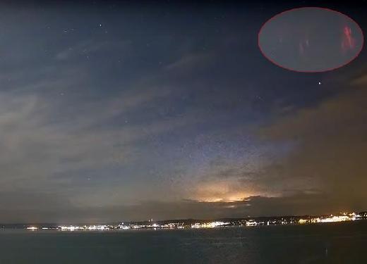 Ritka v�r�s lid�rcek cik�ztak Si�fok f�l�tt az �gen