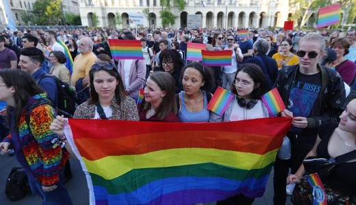 K�v�r L�szl� besz�l�sai miatt t�ntetettek - ez t�rt�nt a Kossuth t�ren 