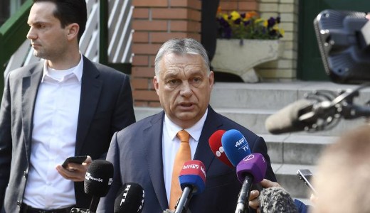 Orb�n: mindenki tolja meg, nyomja meg! 