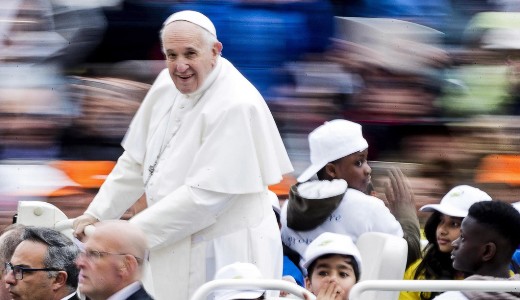 Ferenc p�pa sz�kelyf�ldi v�rosokat is felkeres majd a h�t v�g�n