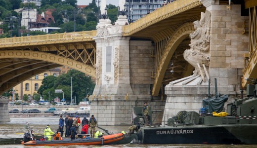 Tov�bb keresik az elt�nteket, az egyik haj�skapit�ny hib�zhatott