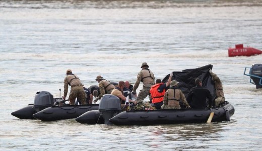 A felsz�nre hoztak egy holttestet a b�v�rok, a TEK meger�s�tette a h�rt 