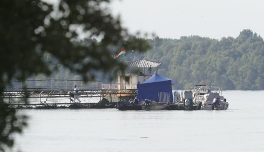Azonos�tott�k az �ldozatot – Friss helysz�ni fot�k �rkeztek Kulcsr�l, ahol holttestet tal�ltak a Dun�ban 