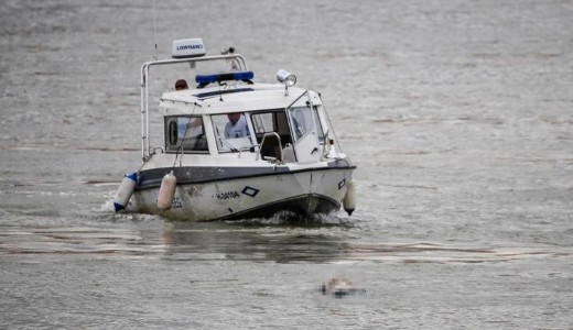 Sokkol� l�tv�ny a Margit h�dn�l: holttest �szott a Duna felsz�n�n