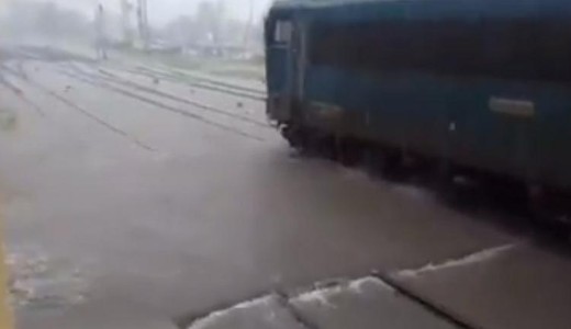 Brut�lis vill�m�rv�z z�dult Fony�dra: otthonokat �nt�tt el, j�rhatatlan a f��t