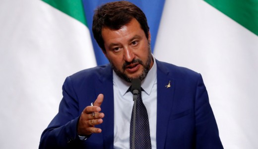 Salvini m�g ideiglenesen sem hajland� fogadni egy menek�ltekkel teli haj�t