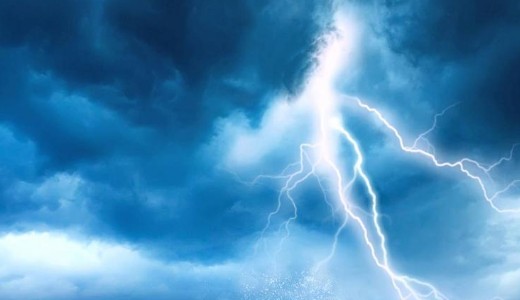 Nem hittek a szem�knek a meteorol�gusok: d�bbenetes alak� zivatarl�nc l�pte �t az orsz�g hat�r�t 