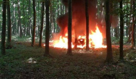 Sokkol� felv�tel: �g� roncsb�l mentett�k ki a versenyz�ket a h�s szurkol�k a Veszpr�m-ralin 