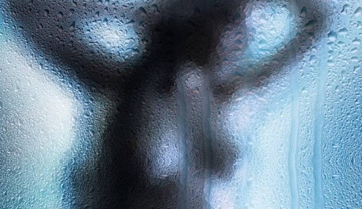 Gyerekt�borban kukkolta a zuhanyz� l�nyokat egy f�rfi Zam�rdiban