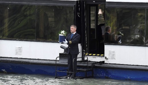 Haj�s szertart�ssal b�cs�ztatt�k el a Hable�ny magyar leg�nys�g�t