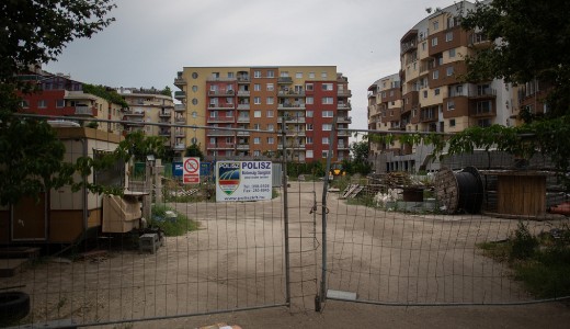 Lak�suk, p�nz�k ut�n futnak a Hermina Happy Land vev�i