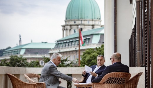 V�laszt�si pofonba l�kt�k Orb�n�k K�rp�talj�t