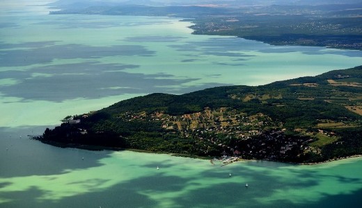 Klns rnyakat fotztak a Balatonon