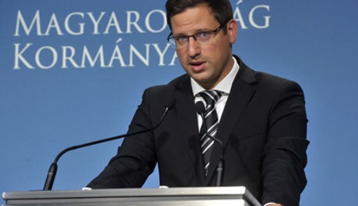 Pik� Andr�s�kt�l k�t laptopot foglalt le a rend�rs�g, Tarl�s pedig tov�bbra sem vit�zna Kar�csony Gergellyel