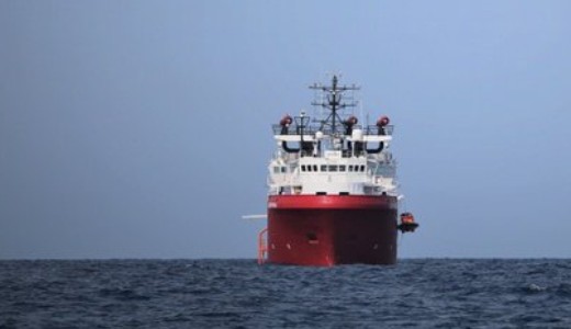 Olaszorsz�g teljesen megnyitja kik�t�it a menek�ltek el�tt