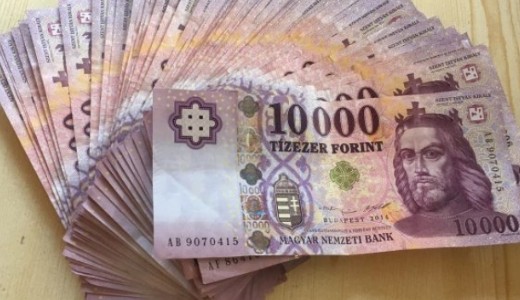 Ism�t t�rt�nelmi m�lys�gben a forint �rfolyama