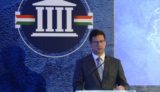 �j politikai korszakot hirdetett a fideszes holdudvar