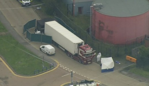 39 holttestet talltak egy kamionban Essexben