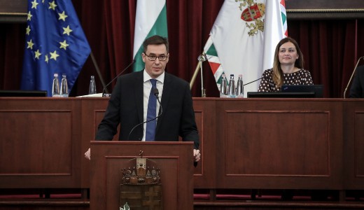 A Fidesz kivonult, az ellenz�ki �sszefog�s n�hol megrezgett a V�rosh�z�n