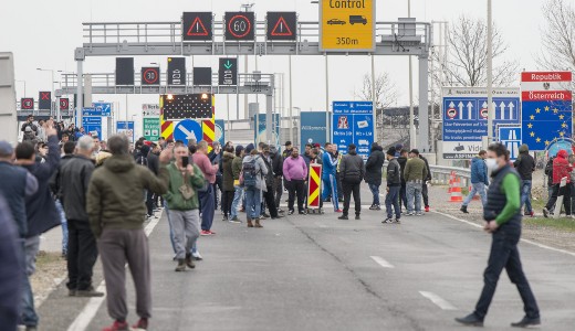Kedd jjel tutazhatnak a romnok s a bolgrok az osztrk–magyar hatron