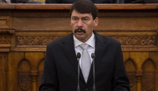 A trianoni bkeszerzds alrsnak 100. vfordulja miatt tartott emlklst az Orszggyls - ezt mondta Kvr Lszl s der Jnos