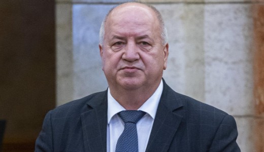 A koronavrus elleni vdekezs egyetlen lpst sem tmogatta a baloldal, viszont ksztettek egy botrnyos kamuvidet