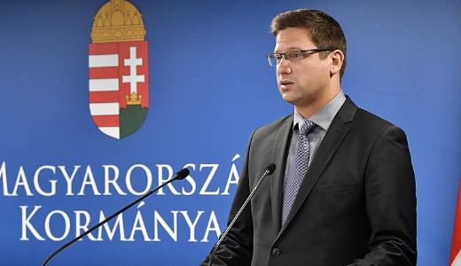 Gulys Gergely: Nem tartom veszlyesnek, ha egy stadionban kt hely kihagysval minden harmadik helyen lnek