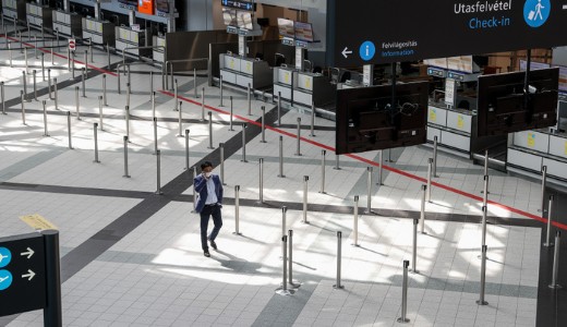 Kilencven szzalkkal visszaesett az utasforgalom, vrhatan 236 embert kld el a Budapest Airport