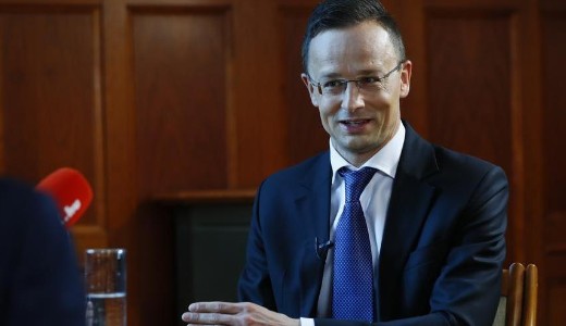 Szijjrt bejelentette: ma rkezik az els vakcinaszlltmny Oroszorszgbl
