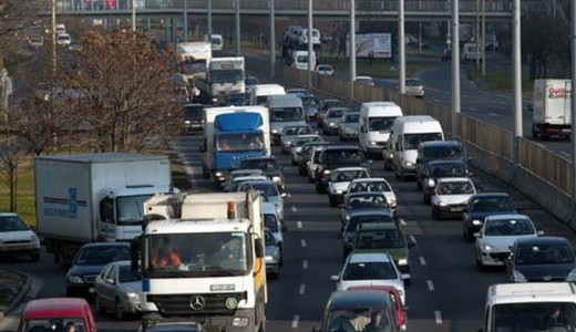 Budapest ma is elesett: itt a vide a reggeli, 15 kilomteres gigadugrl az M3-ason