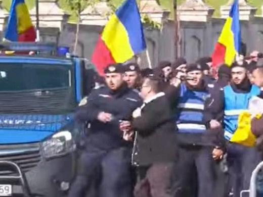 „A kormny elveszi a szegnyek gyerekeit, s eladja ket!” – Elszabadult az rlet Romniban: lekptk a volt miniszterelnkt is