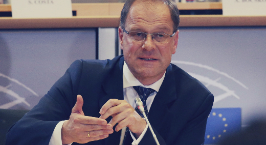Navracsics kulturlis, oktatsi, ifjsgpolitikai s sportgyi biztos lesz