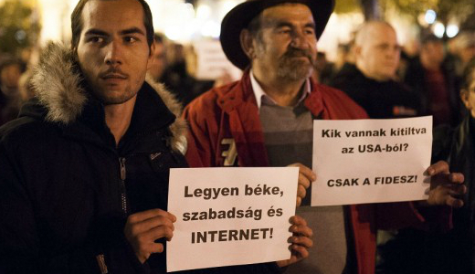 Gyorshr: Rohamra kszl a rendrsg a tntetk ellen